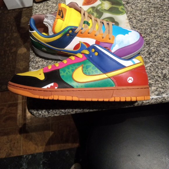 Special edition Mario and Luigi sb dunks main image 5